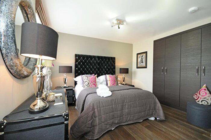 3 Bedroom Flat To Rent In St Johns Wood Park London, NW8