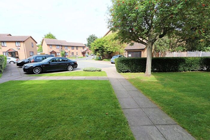 1 Bedroom Flat To Rent In Pittman Gardens, Ilford, IG1