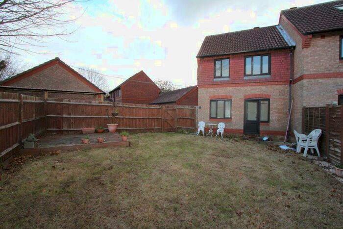 2 Bedroom End Of Terrace House To Rent In Pegasus Close, Hamble, Southampton, SO31