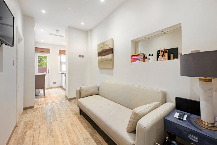 1 Bedroom Flat To Rent In Warwick Road, Earls Court, SW5