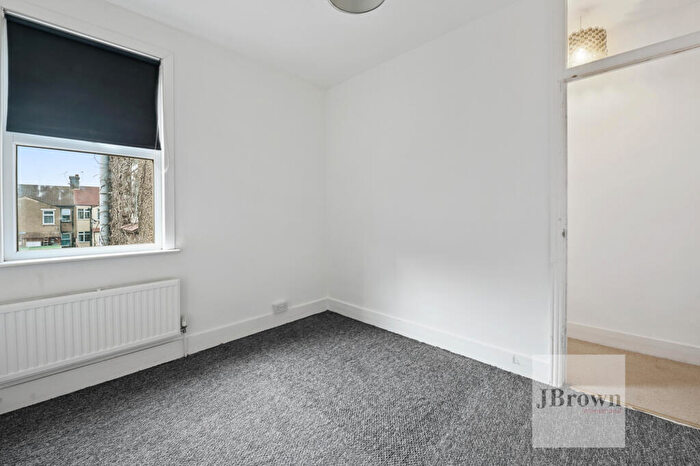 3 Bedroom Terraced House For Sale In Kent Road, Grays, RM17