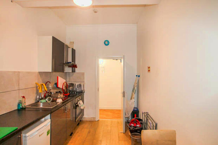 Flat To Rent In Kember Street, Islington, N1