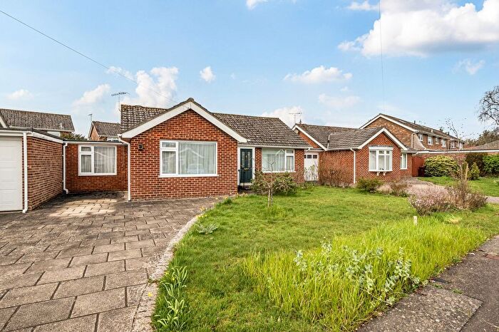 3 Bedroom Detached Bungalow For Sale In Hereford Close, Chichester, PO19
