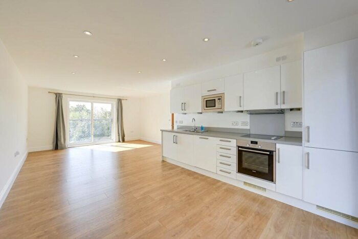 2 Bedroom Flat To Rent In Brockley Park, Forest Hill, London, SE23