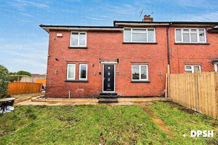 3 Bedroom Semi-Detached House For Sale In Ingle Avenue, Morley, Leeds, LS27