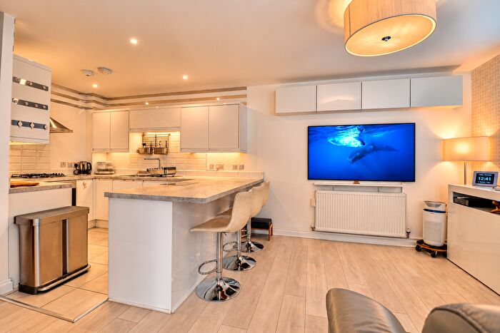 2 Bedroom Flat For Sale In Havelock Gardens, Leicester, LE4