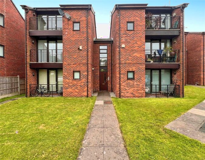 2 Bedroom Flat To Rent In Deerbourne Close, Woolton Village, Liverpool, L25