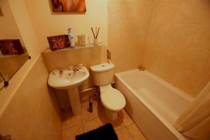 1 Bedroom Flat To Rent In Chantrell Court, Leeds City Centre, Leeds, LS2