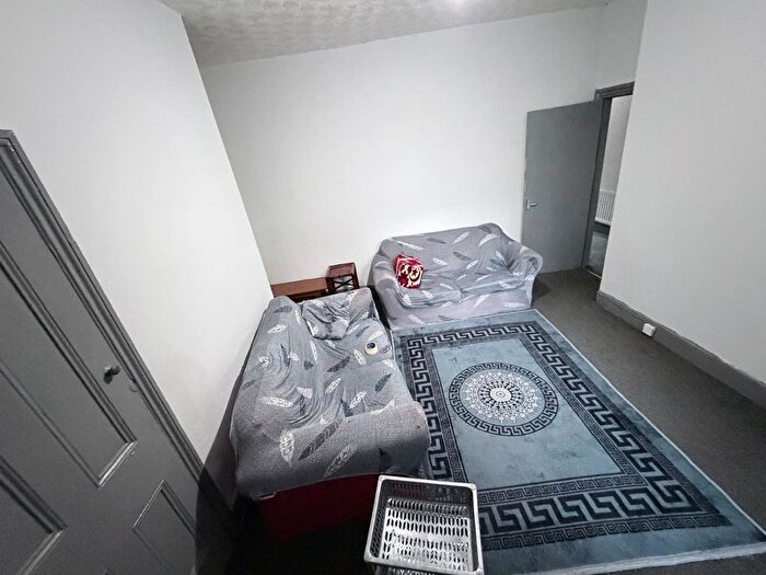 2 Bedroom Flat To Rent In Dilston Road, Newcastle Upon Tyne, NE4