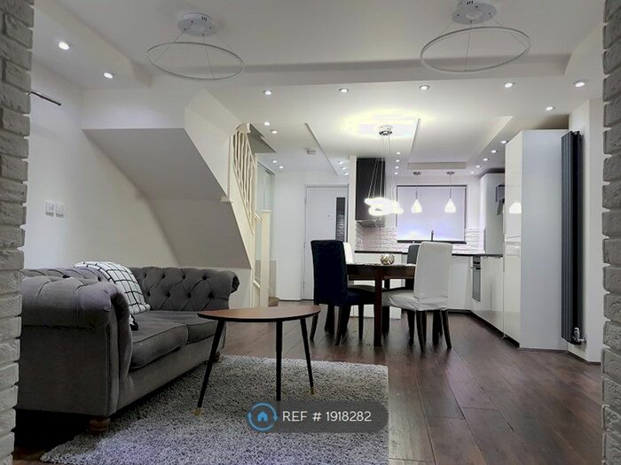 2 Bedroom Terraced House To Rent In Moulton Place, Newcastle Upon Tyne, NE5