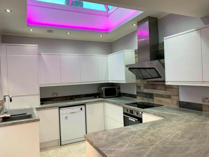 5 Bedroom Property To Rent In Osborne Avenue, Jesmond, Newcastle Upon Tyne, NE2