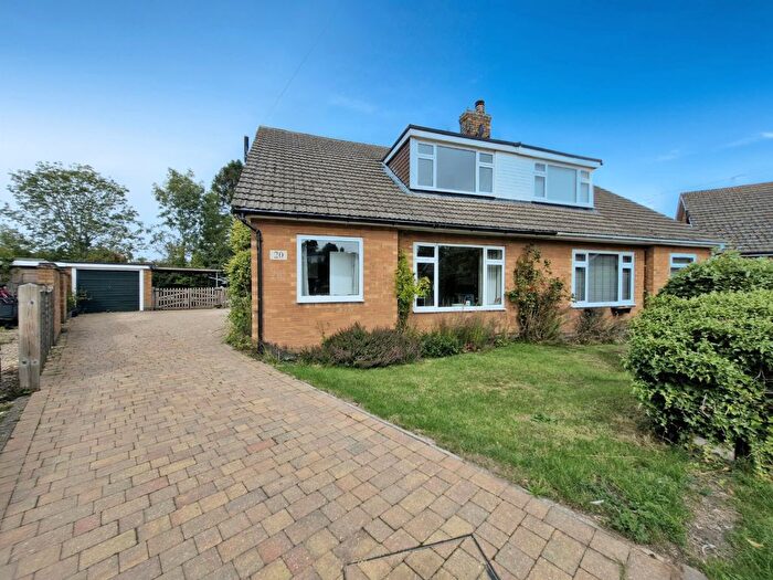 4 Bedroom Semi-Detached House For Sale In Park Close, Badby, Daventry, NN11
