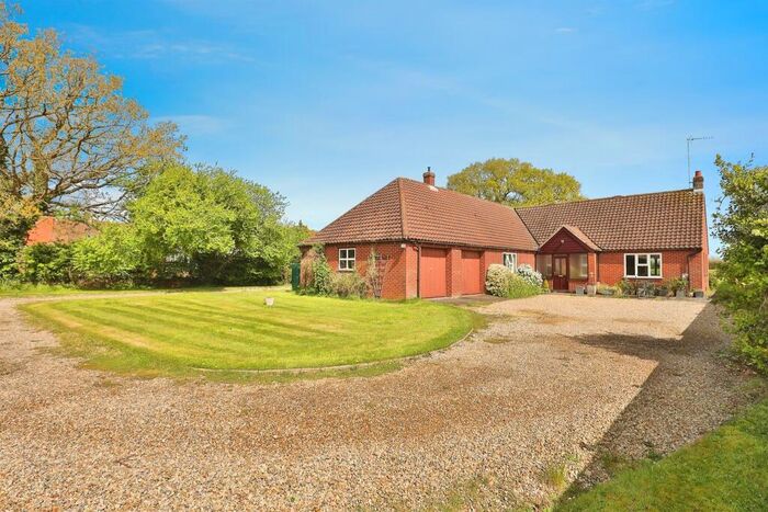 3 Bedroom Detached Bungalow For Sale In The Street, Little Snoring, Fakenham, NR21