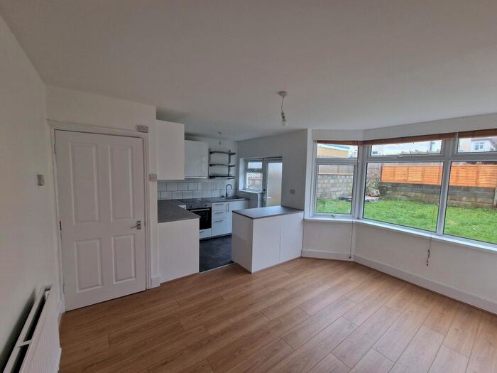 3 Bedroom Terraced House To Rent In Boston Road, Bristol, BS7