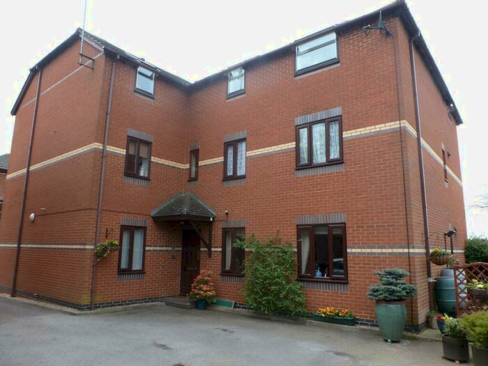 2 Bedroom Flat To Rent In The Crescent, Kettering, NN15