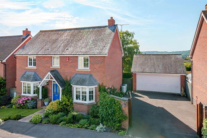 4 Bedroom Detached House For Sale In Kenelm Close, Sherborne, Dorset, DT9