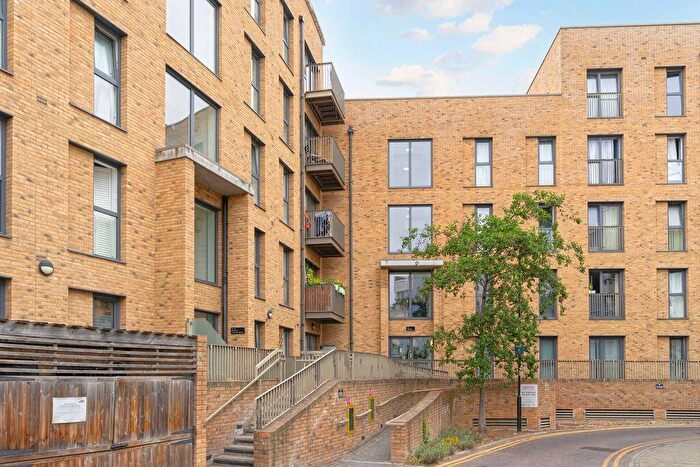 2 Bedroom Flat For Sale In Connersville Way, Croydon, CR0