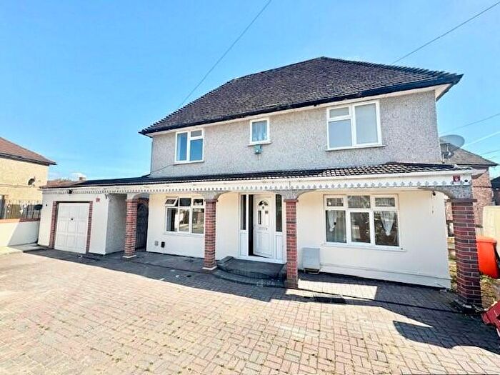 5 Bedroom End Of Terrace House To Rent In Osborne Road, Dagenham, RM9