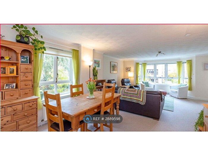 3 Bedroom Flat To Rent In Craigend Park, Edinburgh, EH16