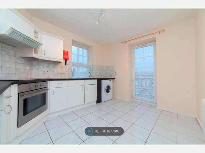 1 Bedroom Flat To Rent In Memorial Avenue, London, E15
