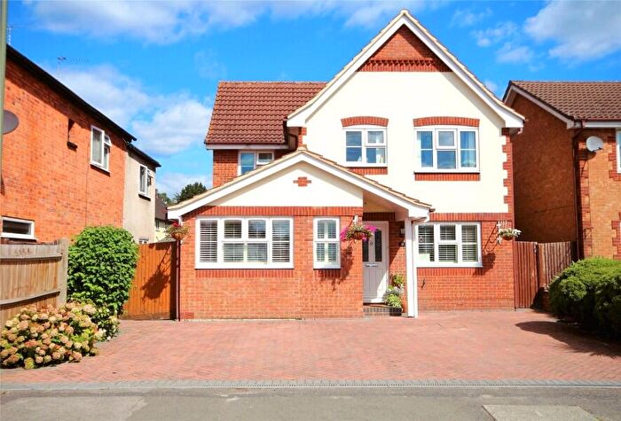 4 Bedroom Detached House To Rent In Addlestone, Surrey, KT15