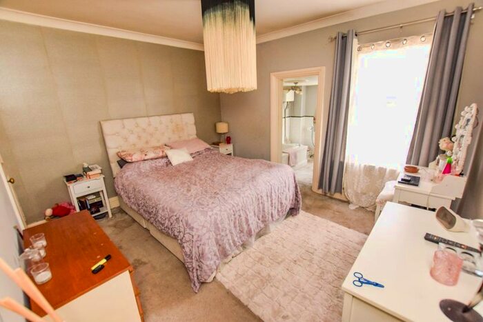 2 Bedroom Semi-Detached House For Sale In Victoria Road, Stanford-Le-Hope, SS17