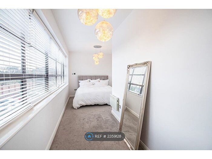 2 Bedroom Flat To Rent In Bollin Heights, Wilmslow, SK9