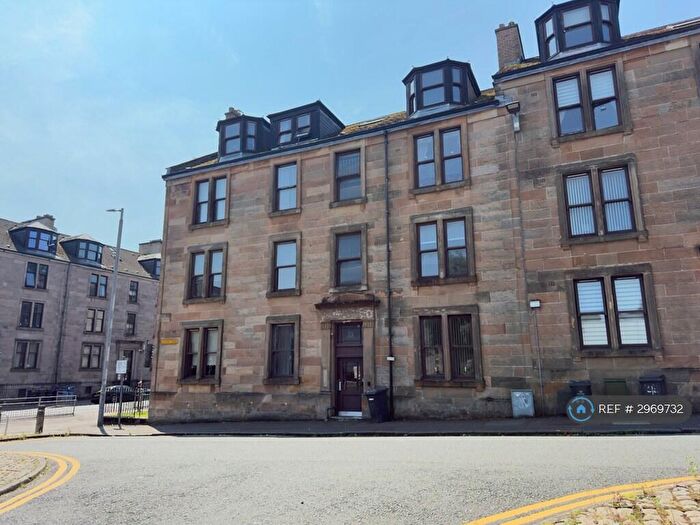 2 Bedroom Flat To Rent In Newton St, Greenock, PA16
