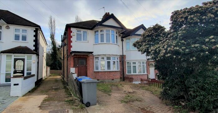 2 Bedroom Flat To Rent In Doreen Avenue, London, NW9