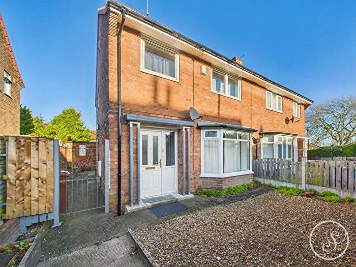 3 Bedroom Semi Detached House To Rent In Barwick Road, Leeds, LS15