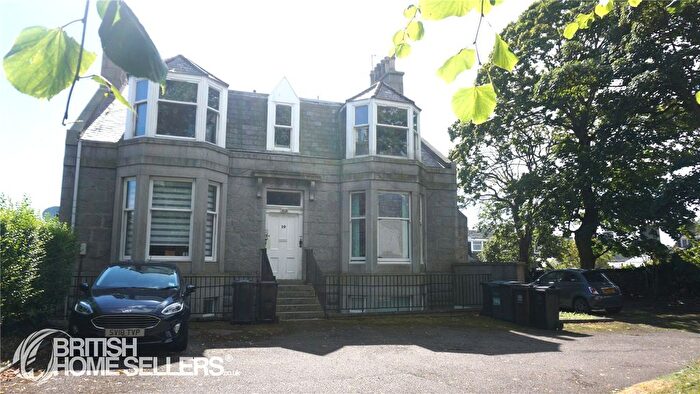 2 Bedroom Flat For Sale In Dee Place, Aberdeen, Aberdeenshire, AB11
