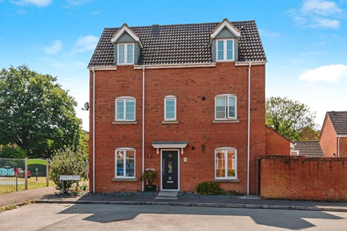4 Bedroom End Of Terrace House For Sale In Beckett Place, Westbury, BA13