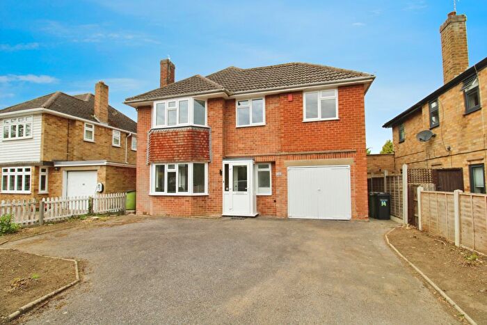 4 Bedroom Detached House To Rent In Half Moon Crescent, Oadby, Leicester, LE2