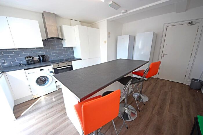4 Bedroom Flat To Rent In Wimborne Road, Winton, Bournemouth, BH9