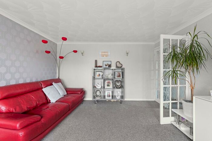 2 Bedroom Detached Bungalow For Sale In Oak Close, Ingoldmells, PE25