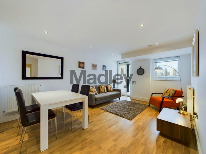 3 Bedroom Flat To Rent In Dowells Street, London, SE10