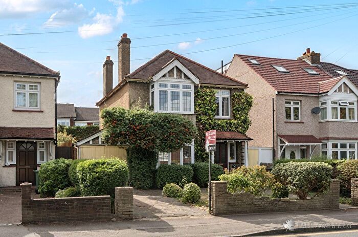 3 Bedroom Detached House For Sale In North Street, Carshalton, SM5