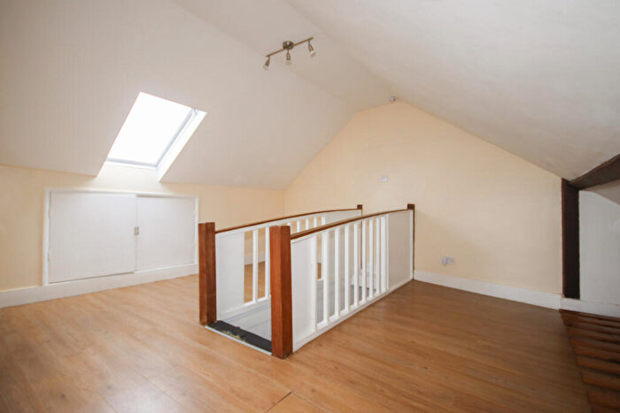 2 Bedroom Maisonette To Rent In Canterbury Street, Gillingham, ME7