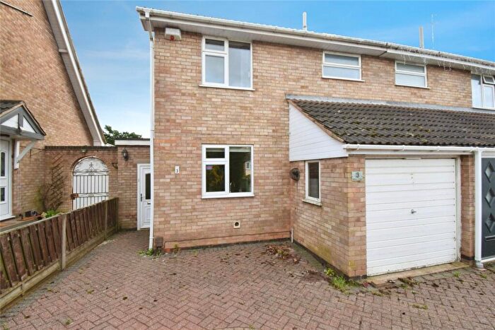3 Bedroom Semi Detached House For Sale In Milton Close, Wigston, Leicestershire, LE18