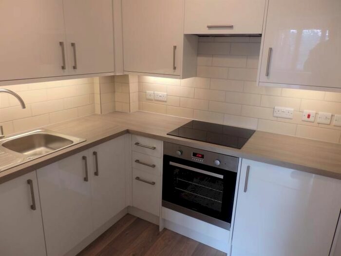 1 Bedroom Flat To Rent In Rothesay Avenue, London SW20