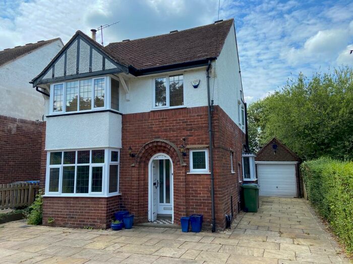 4 Bedroom Detached House To Rent In Somersall Lane, Walton, Chesterfield, S40