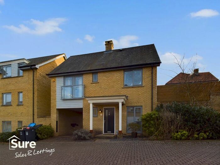 3 Bedroom Detached House To Rent In Blackberry Way, Hemel Hempstead, Hertfordshire, HP2