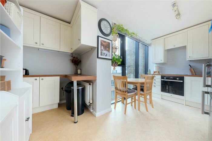 2 Bedroom Flat To Rent In Britannia Walk, City Approach, N1