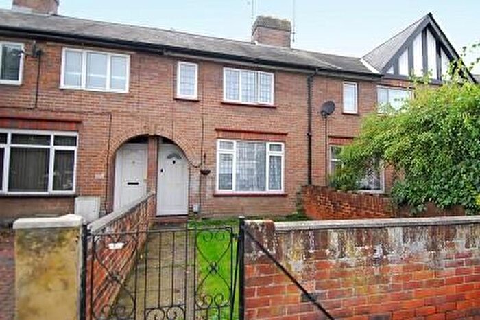 3 Bedroom Terraced House To Rent In Bellingdon Road, Chesham, HP5