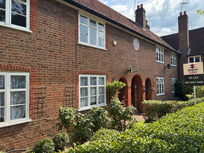 1 Bedroom Maisonette To Rent In Addison Way, Hampstead Garden Suburb, NW11