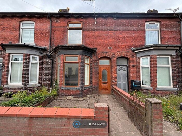 2 Bedroom Terraced House To Rent In Station Road, Bolton, BL6