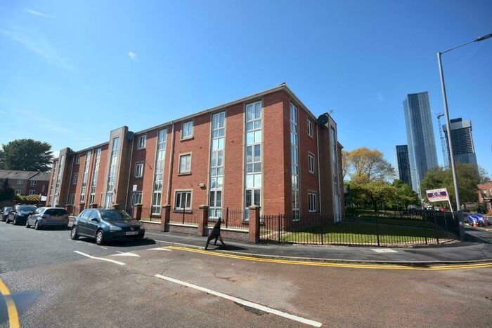 2 Bedroom Flat To Rent In Clayburn Street, Hulme, Manchester., M15