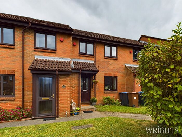 3 Bedroom Terraced House For Sale In Bull Stag Green, Hatfield, AL9