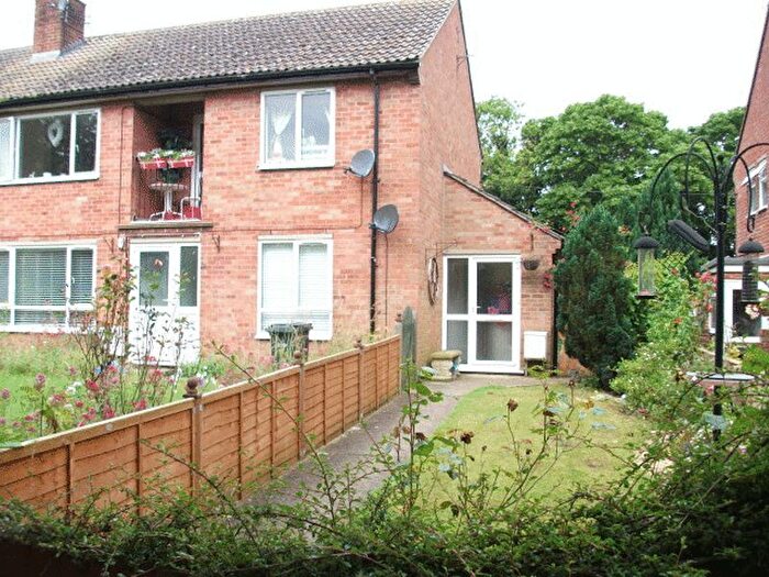 2 Bedroom Maisonette To Rent In Moreton Road, Aston Upthorpe, Didcot, OX11