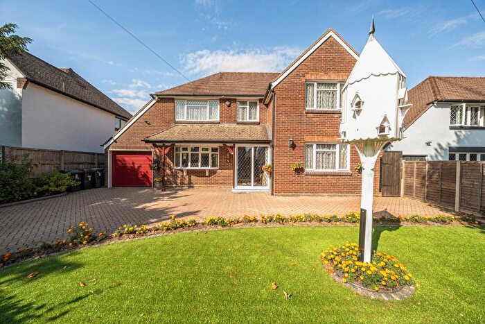 4 Bedroom Detached House For Sale In First Avenue, Havant, PO9